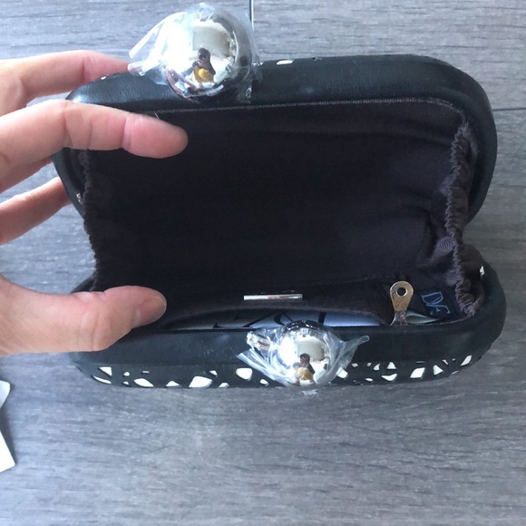 NWT Diane Von Furstenberg Black & White Clutch - Picture 5 of 10